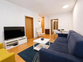 KarLove II Apartment Modern 2 Room Stay with Private Parking, AC and Easy City Access - 9