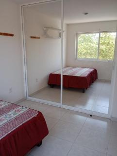 Vacation home with lake access and pool - 7
