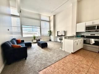 Scenic Downtown Loft near Convention Center - 0