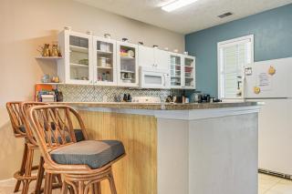 Sunny Coastal Condo ~ 1 Mi to N Myrtle Beach! - 3