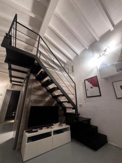 Loft due livelli di design pubblicato su riviste architettura con due posti auto - 9