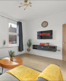 LUX 2 Bed Flat next to Station - 25 mins to London - Londres - 0