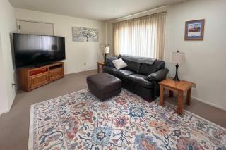 Mountain View! 55-Plus Green Valley Townhome - 8