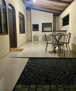 Casa com espaço amplo pra toda turma - 4