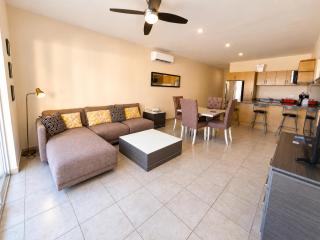 Bahia del Tezal 103b Modern 1BR Retreat with Rooftop Pool & Beach Access - 9