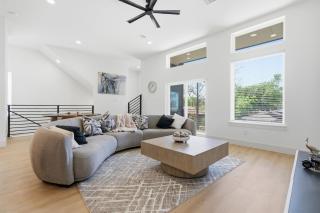 Grand 3BR few mins to downtown - 4