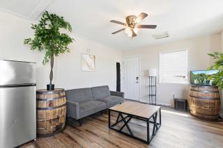 Waterfront Views with King Bed in Solomons Island - 2
