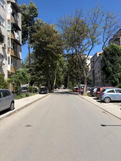 3 min walk to Balkan University - 7