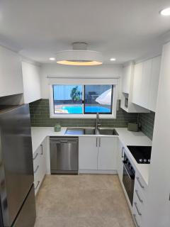 Luxury Private Pool House Near Mooloolaba - 6