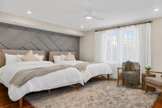 SkyDeck Stylish Stay - 8