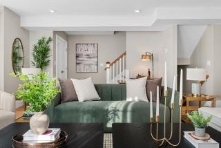 SkyDeck Stylish Stay - 6