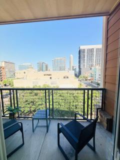 City View Skyline Downtown HTX-King Bed-Pool-Parking - 5