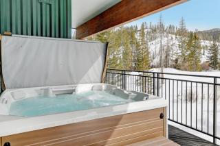 Downtown WP Condo 2205 I Private Hot Tub I Peloton Bike I AC I Great Views I Activity Program - 7