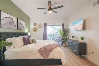King Bed Desert Oasis Remodeled Suite - 0