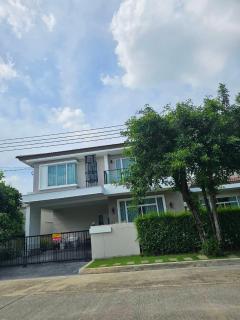 Luxury 4BR Villa with Resort Pool & Private Driver - 3