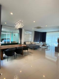 Luxury 4BR Villa with Resort Pool & Private Driver - 9