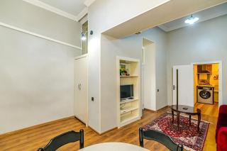 Central Downtown Homestay - Baku, Nizami Street - 2