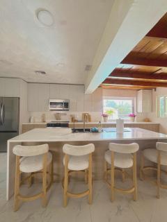 Waterfront Oasis with a Pool and Close to the Beach - 8