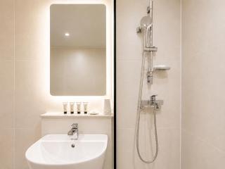 Link B Hotel - 4