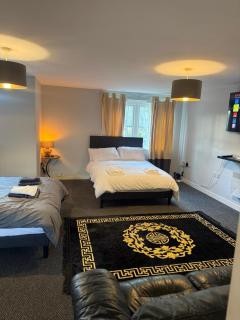 Flat by City centre, hospital and train station - 2