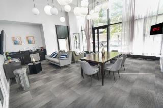 Modern Westown 2BR with Balcony - 5 min to Deer District - 5
