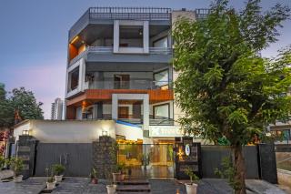 Treebo Noida Business Suites - 9