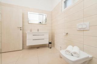 Family Friendly Pool House Ana - Happy Rentals - 5