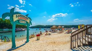 Lake Lanier Escape Near Atlanta Dock & Kayaks 2 kitchens, 2 laundry arcade pool table and more! - 9