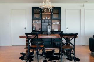 Stylish 2-Bed Home, Stunning View, Fire Pit, Festoon Lights, BBQ and walk to Pub - 6