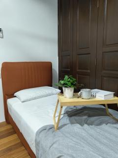 3-Storey House 11 Pax Muntri St, Georgetown - 8