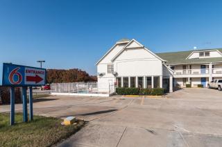 Motel 6-Fort Worth, TX - White Settlement - Fort Worth - 3
