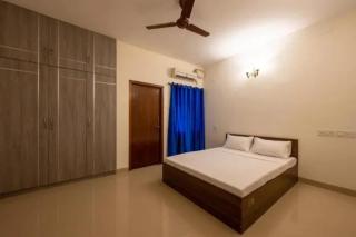 FabHotel Nayana Square - 4