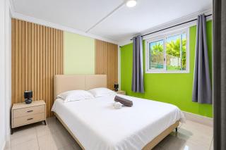 Maison entière • Piscine, Jacuzzi & 4 chambres - 3