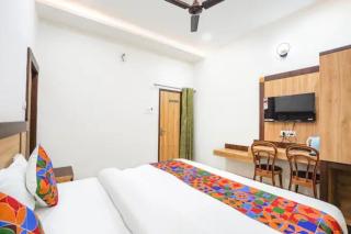 FabHotel Vairagi Inn - 8