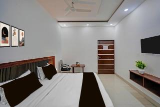 Hotel O Sector 110 Noida Formerly Luv Kush Tower Bhangel - 1