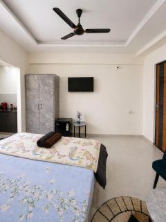 The Urban Studio, Few steps from WTP mall, Airport - 1