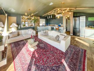 Lake Lodge - 6