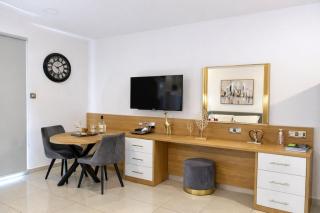 prime location! - 400m from the beach - 1