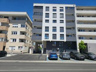 Osijek Luxury Center - Self Check-in, 2 Parking Spaces, Balcony, Elevator - 5