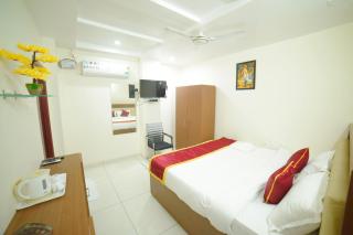 The EMBASSY HOTEL - 6