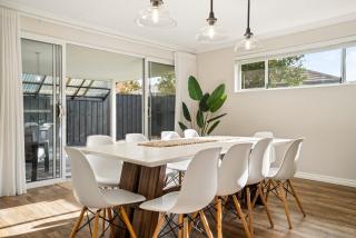 Waterfront 5-Bed Family Home Halls Head - 4