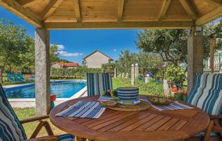 Stunning Home In Ruzic - 4