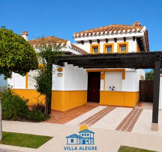 Villa Alegre, Mar Menor Golf - 2 beds - 2 baths - private heated pool - solarium - family friendly - 9