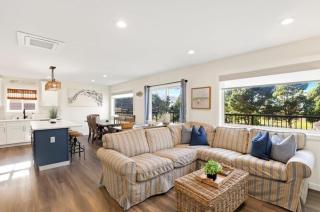 Pacific Beach Escape - Steps to the Beach & Seabrook! Ocean Views, Sleeps 10 - 8