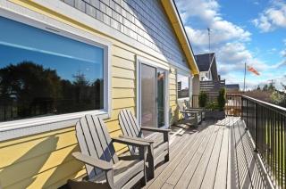 Pacific Beach Escape - Steps to the Beach & Seabrook! Ocean Views, Sleeps 10 - 3