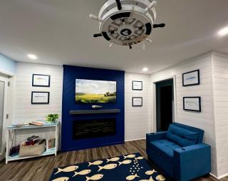 Dockside Dreamz- Lakefront duplex with dock and beach - sleeps 12 - 8