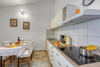 Silver Cherry Apartments - 7