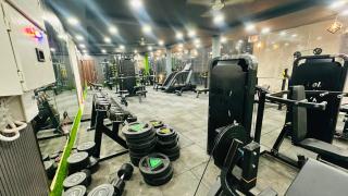 PLAY HOTEL BUDHA TOWER Sector 18 metro - 6