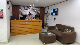 PLAY HOTEL BUDHA TOWER Sector 18 metro - 4