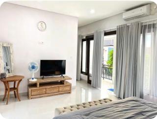 JOLA HOUSE Modern Studio Apart balcony, Sanur Bali, No 1 - 2